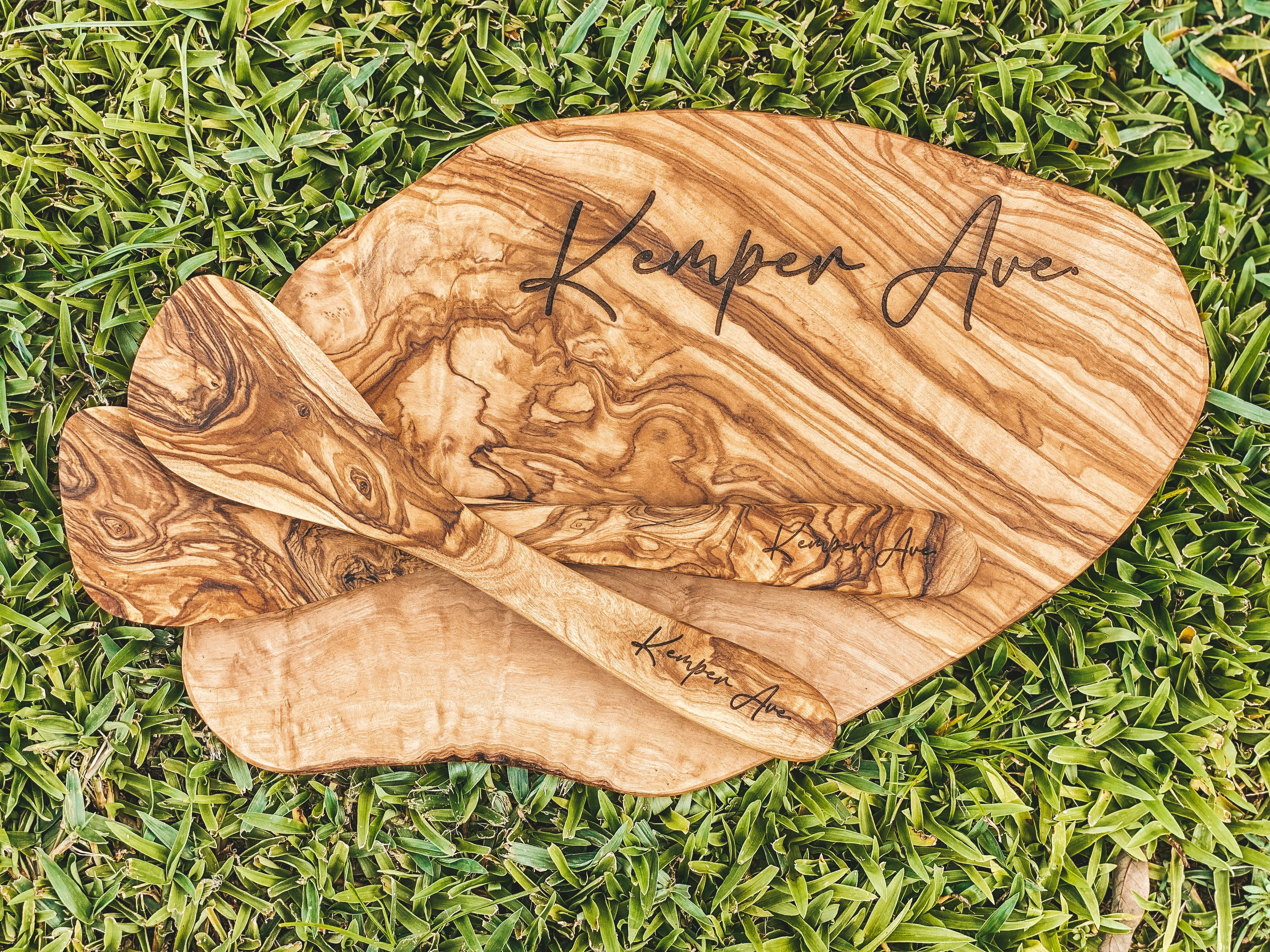 Olive Wood Paddle Board- Engraved Latolines - Charleston Wrap